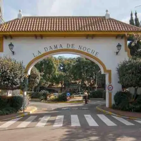 Dama De Noche 5 Pax Y Terraza En Puerto Banus