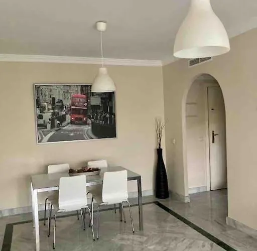 Dama De Noche 5 Pax Y Terraza En Puerto Banus מארבלה