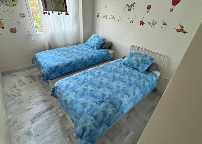 Dama De Noche 5 Pax Y Terraza En Puerto Banus