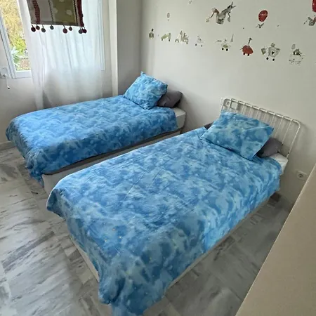 Dama De Noche 5 Pax Y Terraza En Puerto Banus